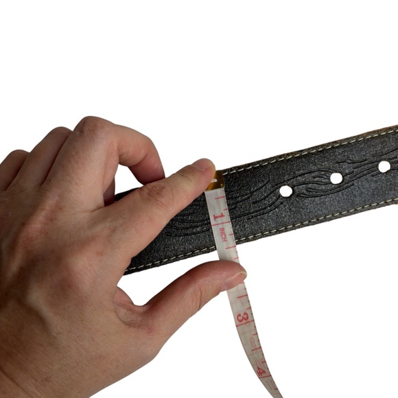 Leather Belt With Embossed Design - Picture 6 of 7